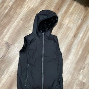 Marmot reversible vest Girls size Medium